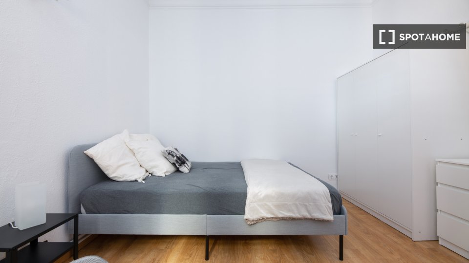 Double room Barcelona, 6 beds, 100m² — photo 1