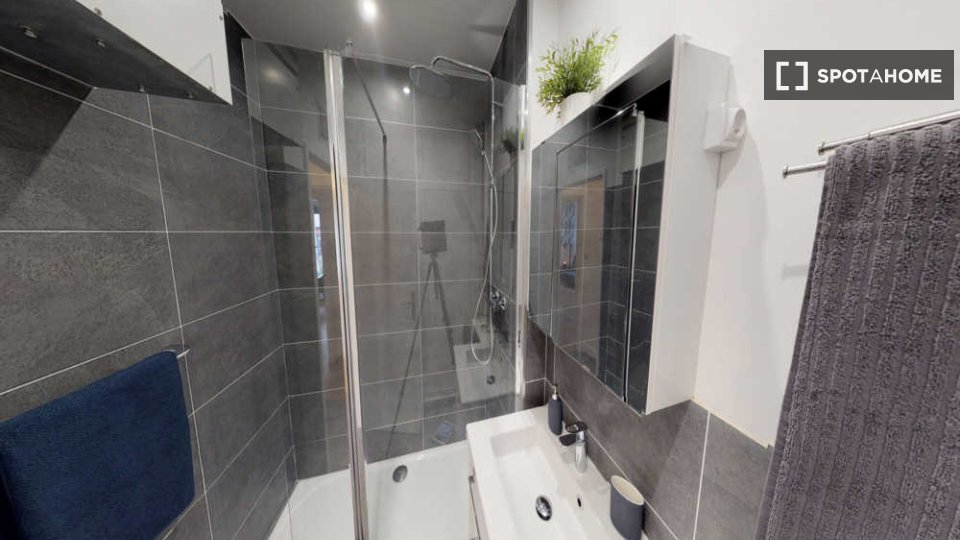 Double room Paris, 3 beds, 70m² — photo 5