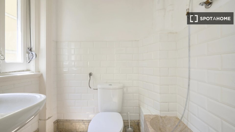 Double room Lisbon, 10 beds — photo 9