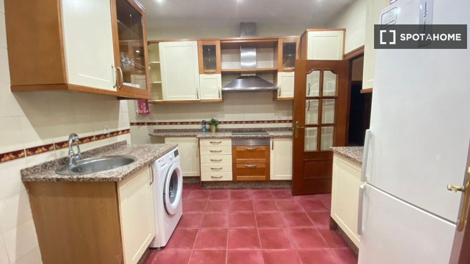 Double room Madrid, 6 beds — photo 9
