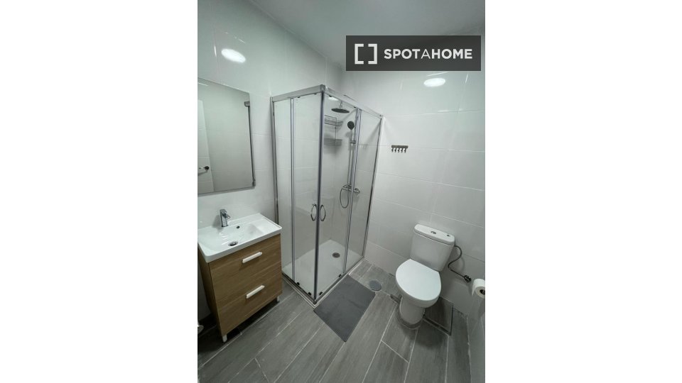 Apartment Malaga, 4 beds, 70m² — photo 5