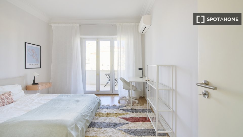 Double room Lisbon, 4 beds — photo 6