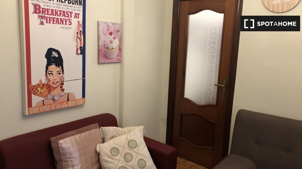 Double room Madrid, 3 beds, 68m² — photo 8