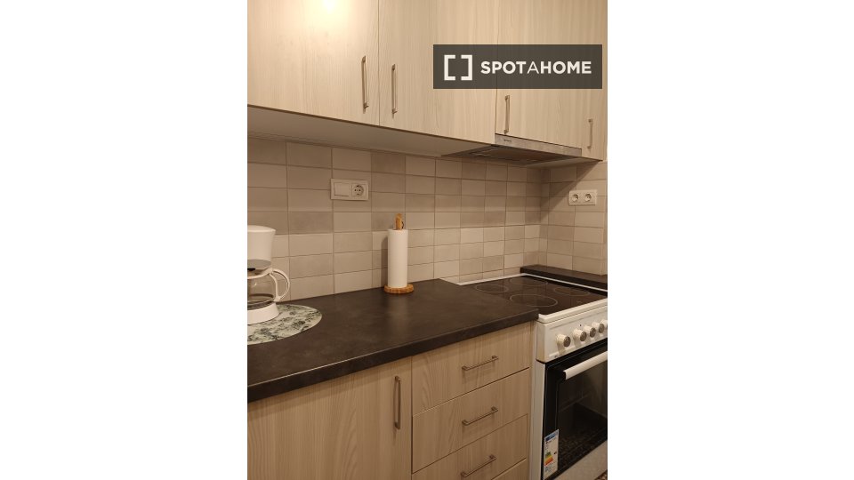 Double room Athens, 4 beds, 97m² — photo 8