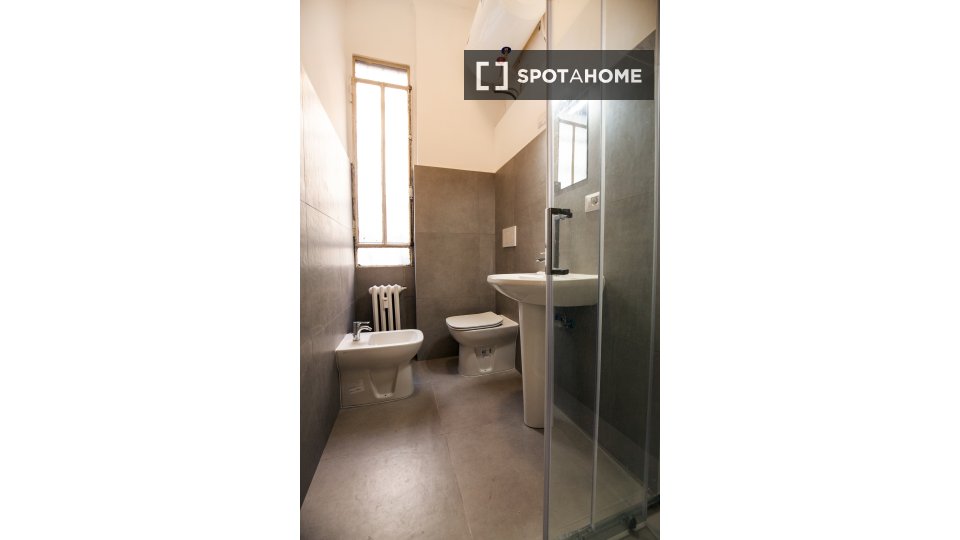 Double room Milan, 7 beds, 178m² — photo 8