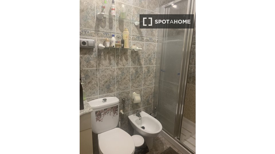 Double room Alicante, 3 beds — photo 4