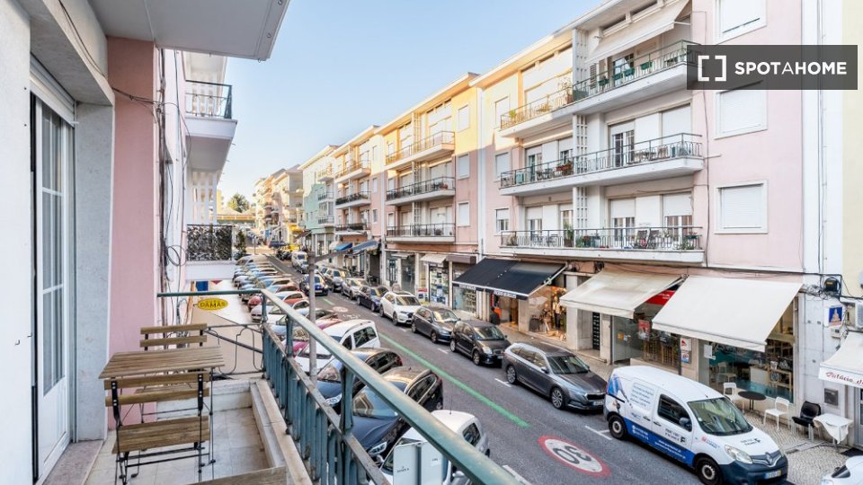 Double room Lisbon, 5 beds — photo 14