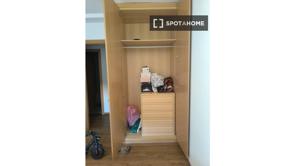 Double room Valencia, 2 beds, 120m² — photo 12