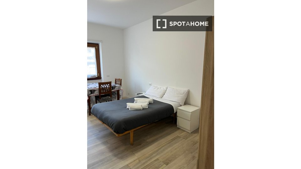 Double room Rome, 3 beds, 90m² — photo 13