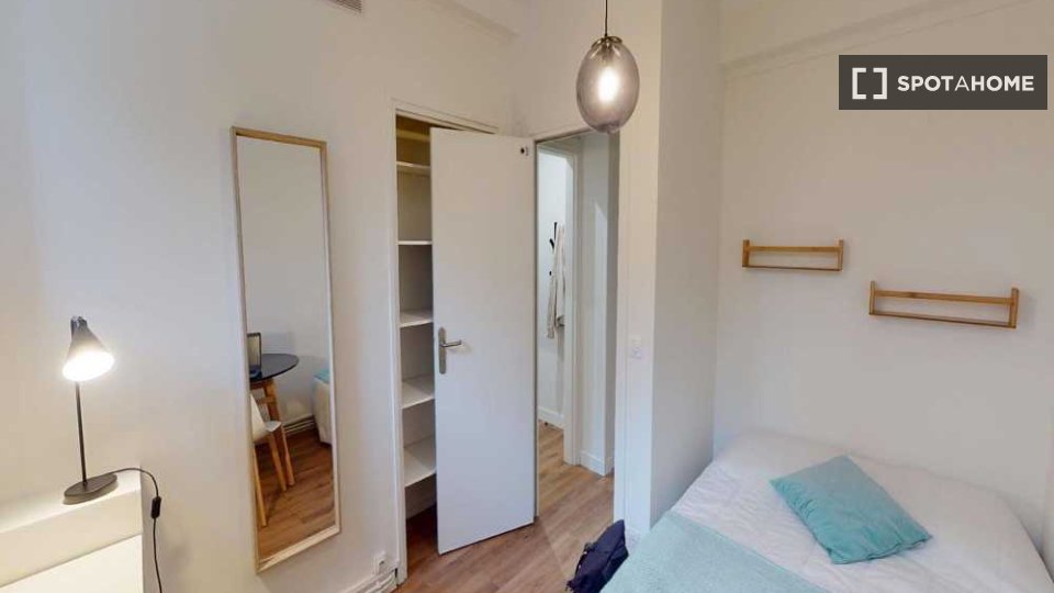 Double room Paris, 4 beds, 70m² — photo 8