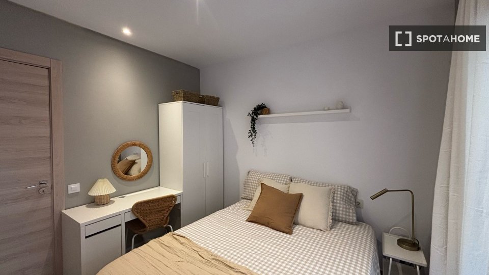 Double room Barcelona, 4 beds, 90m² — photo 11