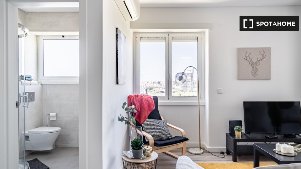 Apartment Lisbon, 2 beds — photo 11
