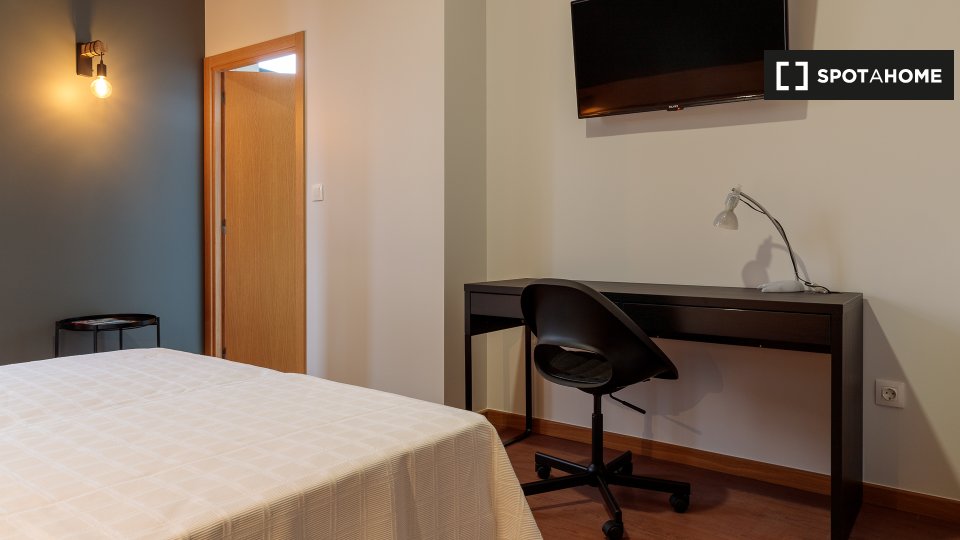 Double room Porto, 7 beds, 250m² — photo 2