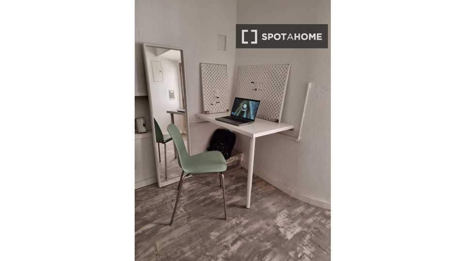 Double room Lisbon, 3 beds — photo 3