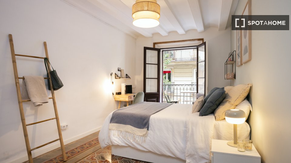 Double room Barcelona, 5 beds, 140m² — photo 44
