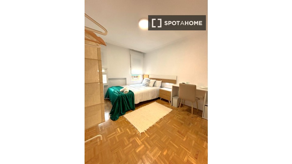 Double room Madrid, 7 beds, 160m² — photo 35