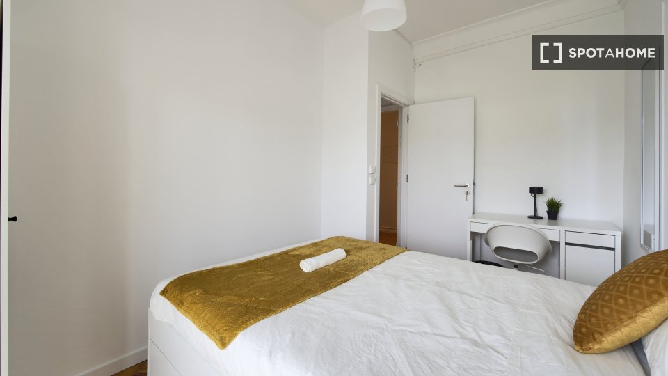 Double room Lisbon, 9 beds — photo 23