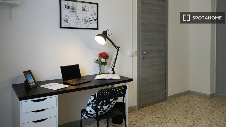 Double room Naples, 4 beds — photo 10
