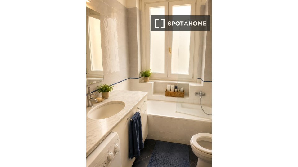 Double room Milan, 3 beds — photo 10
