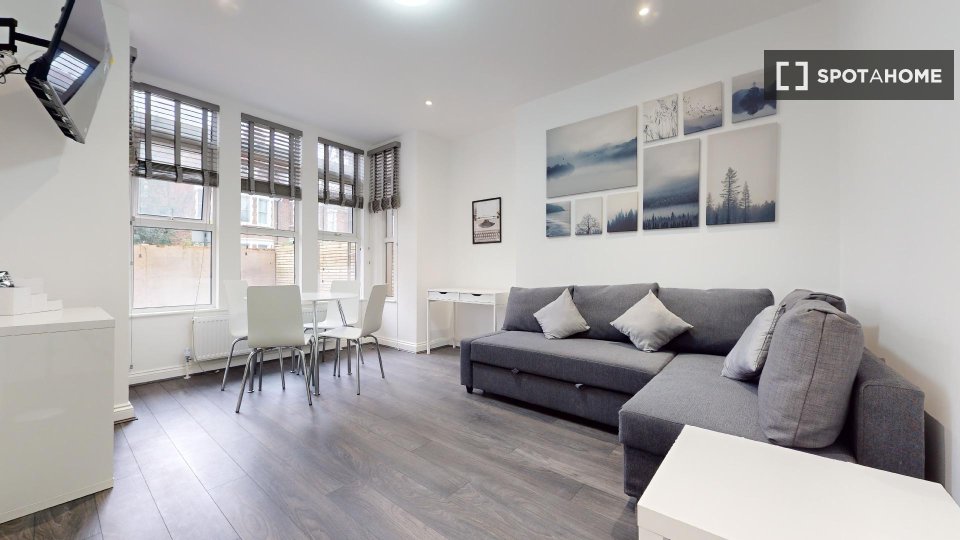 Apartment London, 2 beds — photo 14