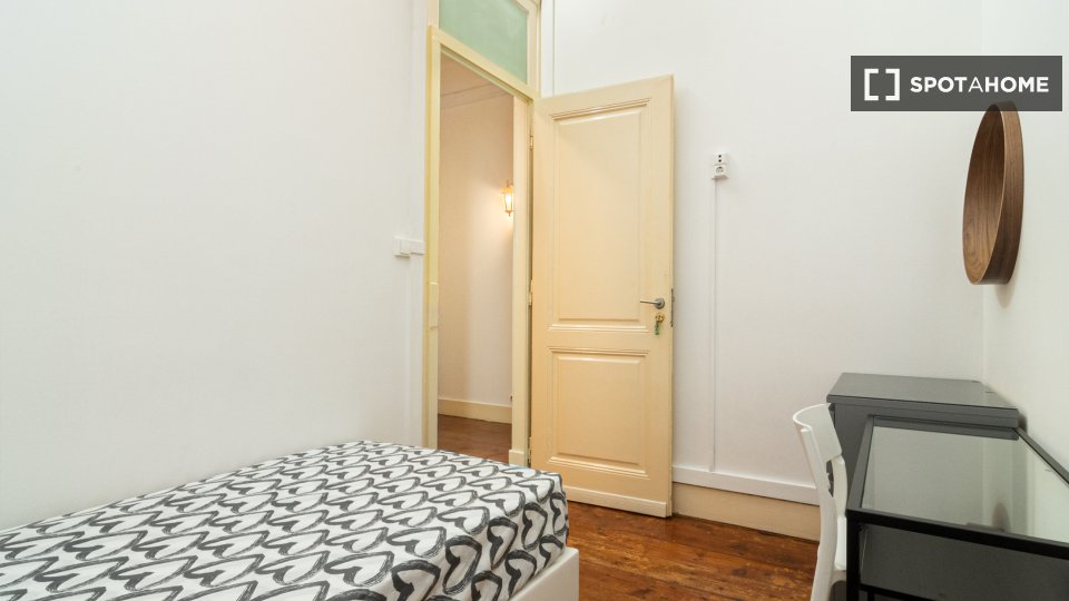 Double room Lisbon, 11 beds — photo 16