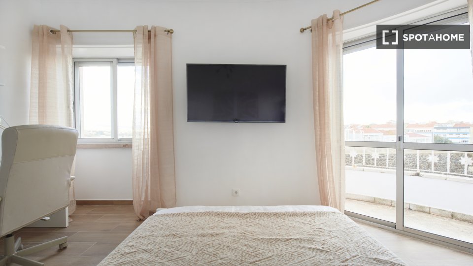 Double room Lisbon, 4 beds — photo 7
