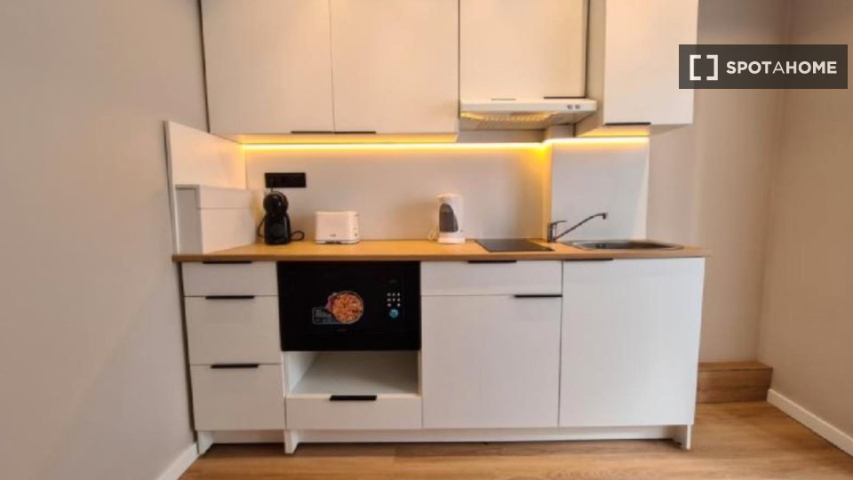 Double room Lisbon, 3 beds, 40m² — photo 3