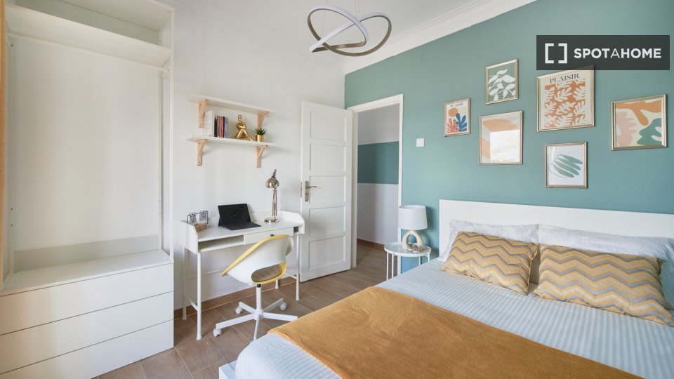 Double room Lisbon, 4 beds — photo 34