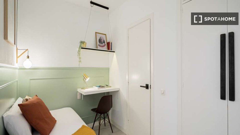Double room Madrid, 67 beds — photo 19