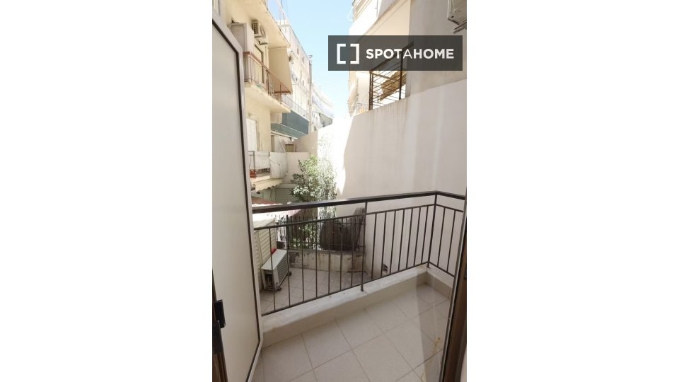 Double room Athens, 4 beds — photo 13