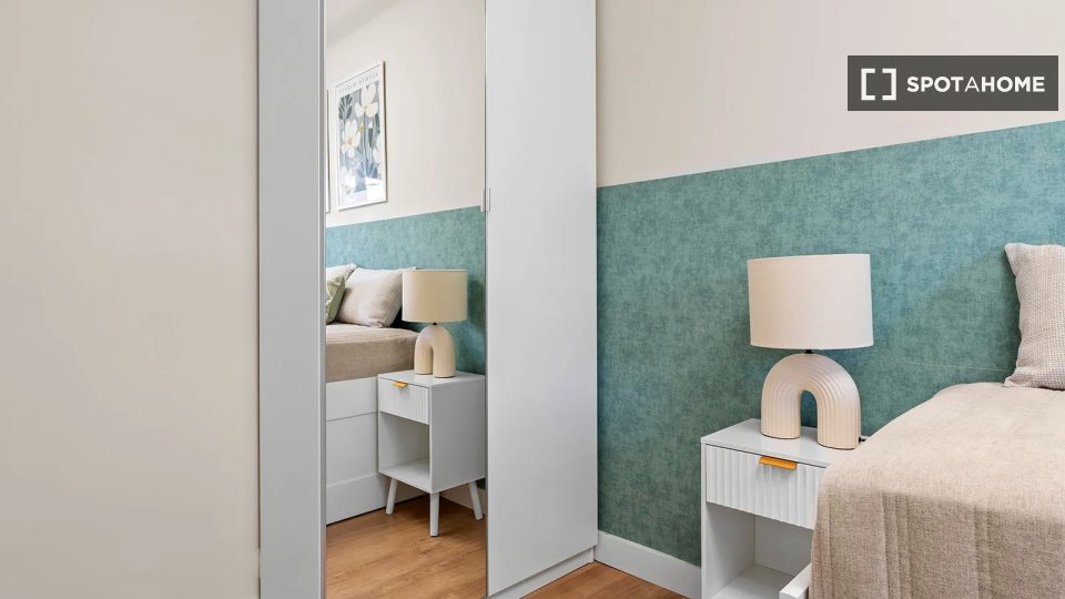 Double room Lisbon, 5 beds — photo 13