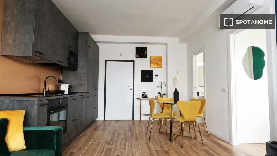 Apartment Milan, 1 bed, 65m² — photo 2