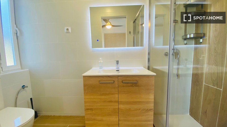 Double room Madrid, 4 beds — photo 1