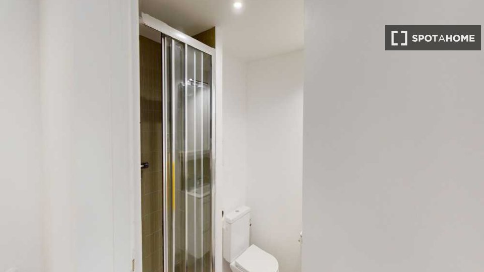 Double room Paris, 9 beds, 160m² — photo 17