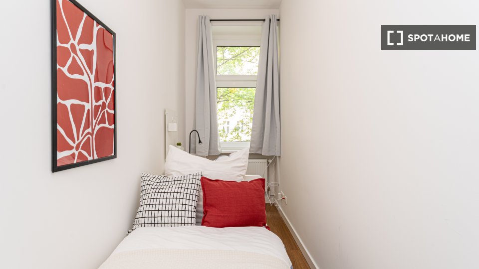 Double room Berlin, 5 beds, 71m² — photo 9