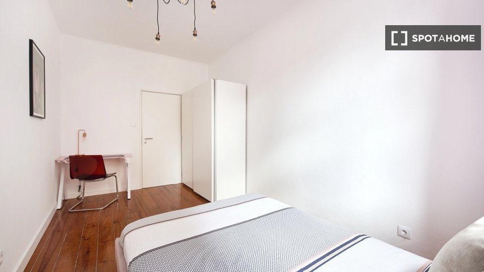Double room Lisbon, 13 beds — photo 13