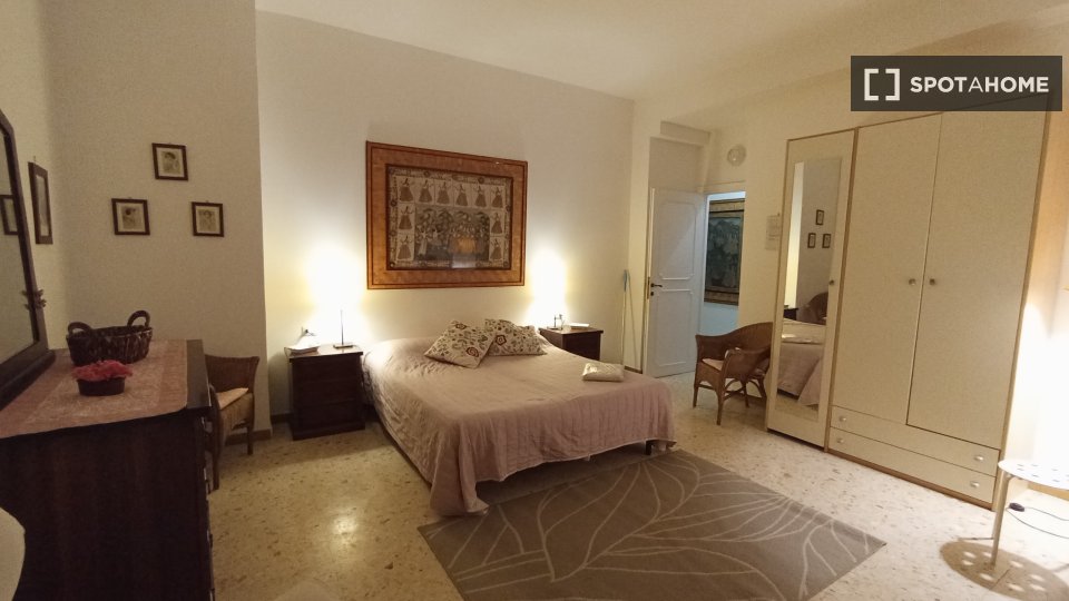 Double room Rome, 3 beds, 140m² — photo 25