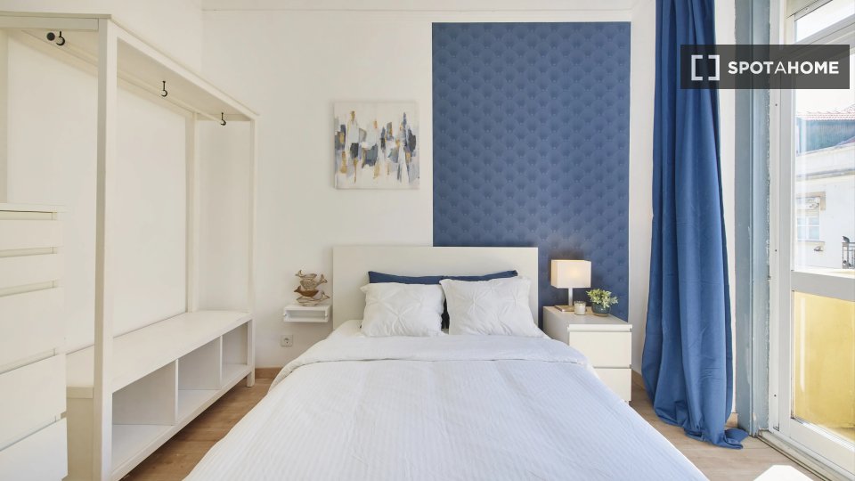 Double room Lisbon, 4 beds — photo 11