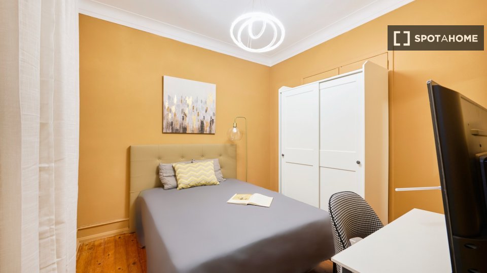 Double room Lisbon, 4 beds — photo 32