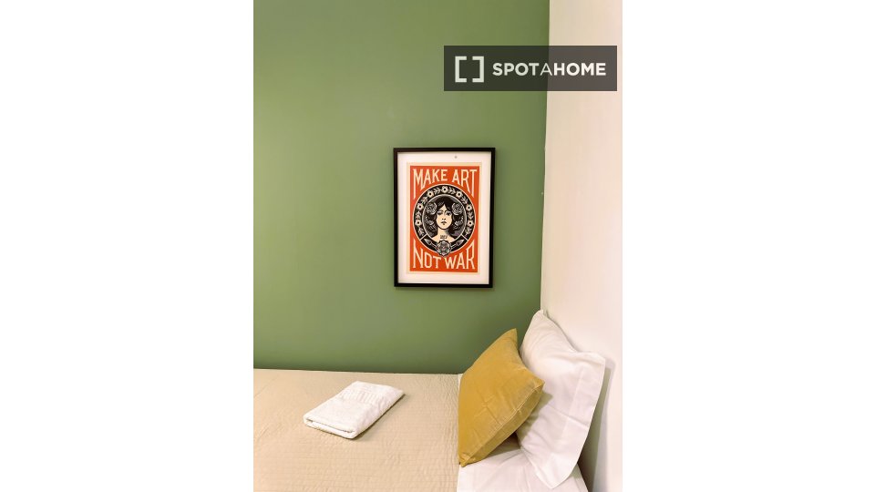 Double room Lisbon, 11 beds, 200m² — photo 24