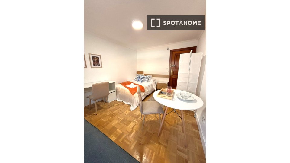 Chambre double Madrid, 8 chambres, 170m² — photo 2