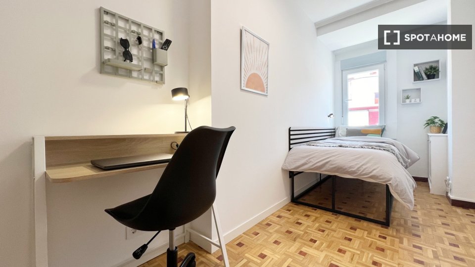 Double room Madrid, 6 beds — photo 9