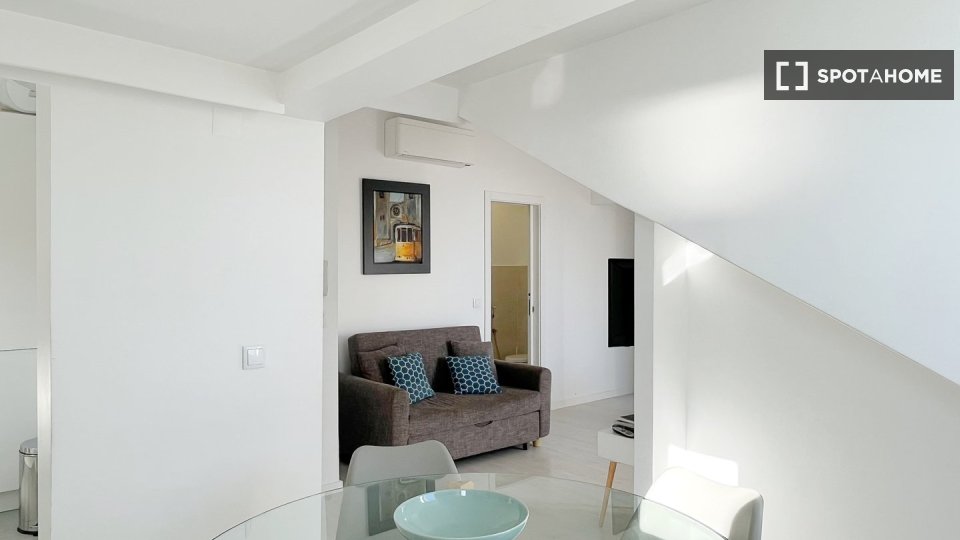 Apartment Lisbon, 2 beds, 71m² — photo 17