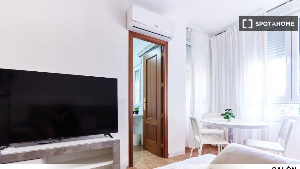 Double room Seville, 3 beds — photo 48