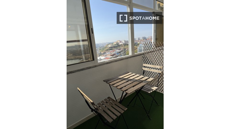 Double room Lisbon, 4 beds, 124m² — photo 5