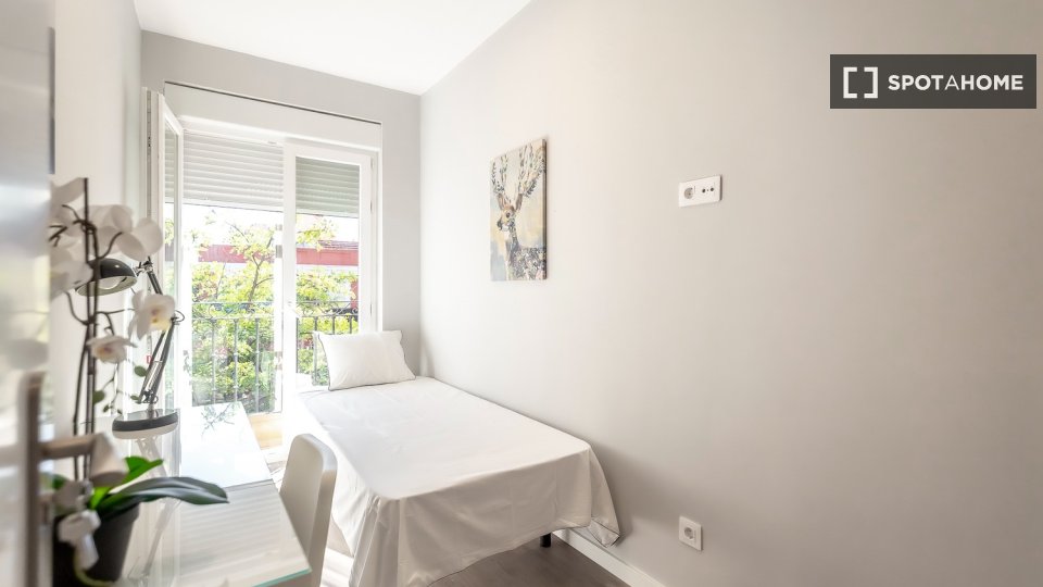 Double room Madrid, 14 beds — photo 2