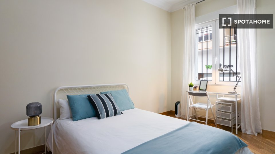 Double room Madrid, 6 beds, 190m² — photo 17