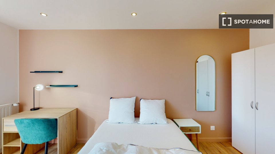 Double room Lille, 12 beds — photo 11