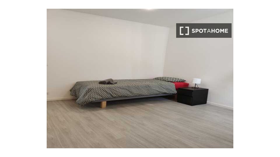 Double room Brussels, 9 beds — photo 10