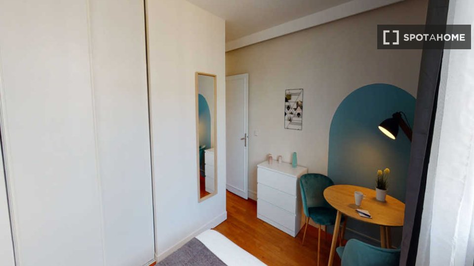 Double room Paris, 5 beds, 110m² — photo 6